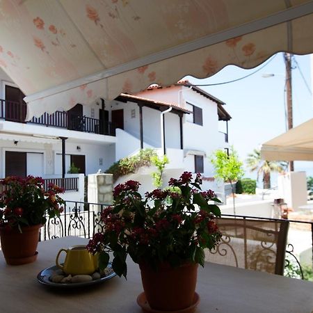 Beachfront Deluxe Apt. Пефкохори Экстерьер фото